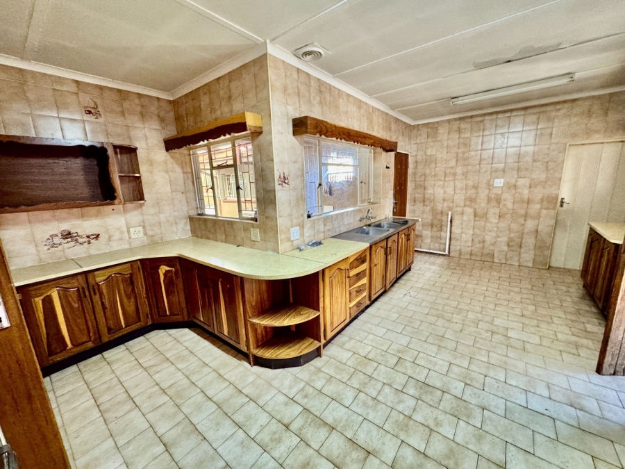 5 Bedroom Property for Sale in Potchefstroom North West